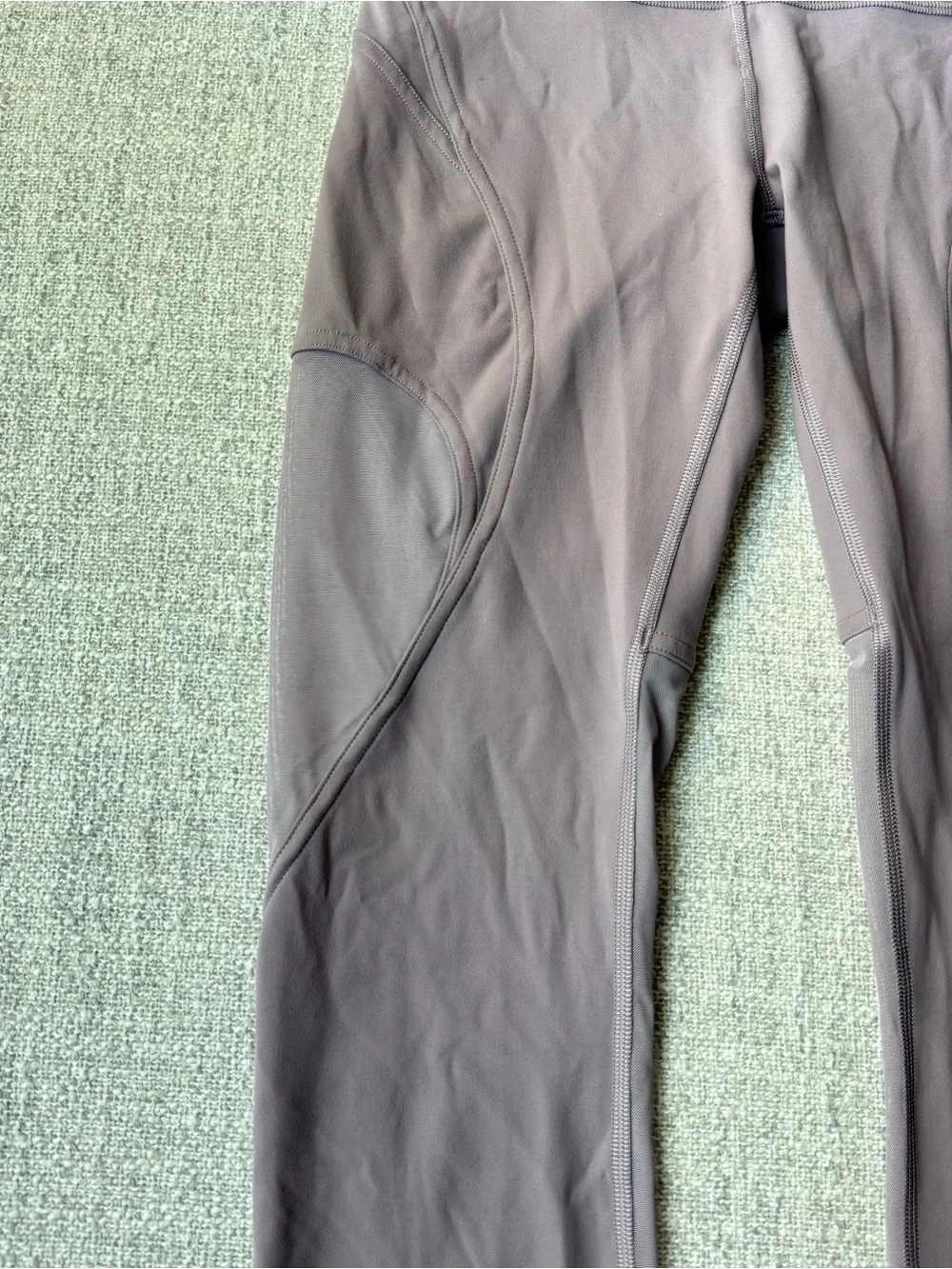 Lululemon Wunder Train Mesh Panel High-Rise Tight in Violet Verbena Size 4